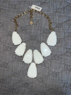 Kendra Scott White Harlow Necklace - Gold Tone Chain